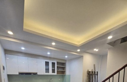 Cần bán nhà Thái Thịnh, Đống Đa cách ô tô 20m, ngõ nông rộng, nhà mới đẹp ở ngay 23m2 x 4 tầng. 4,28 tỷ