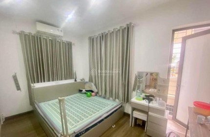 Bán nhà Nhân Mỹ, Mỹ Đình, lô góc, gần chợ. DT 40m2, 3PN, có thể lên tầng thoải mái. Giá 6.4 tỷ