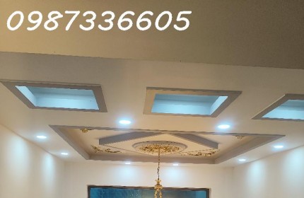 BÁN NHÀ 70M2 5 TẦNG NỘI THẤT  NHẬP KHẨU -  LÃ XUÂN OAI QUẬN 9 NHỈNH 7 TỶ.