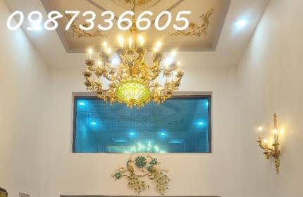 BÁN NHÀ 70M2 5 TẦNG NỘI THẤT  NHẬP KHẨU -  LÃ XUÂN OAI QUẬN 9 NHỈNH 7 TỶ.