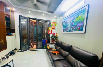 Bán nhà Trần Xuân Soạn - Quận 7 - 98m2 -  3 Tầng -  5.7 tỷ.