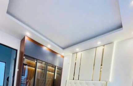 BÁN NHÀ MẶT PHỐ LÁNG HẠ, 40m2, 4 TẦNG, VỈA HÈ Ô TÔ DỪNG ĐỖ, DÒNG TIỀN 400TR/NĂM. GIÁ 16.X TỶ