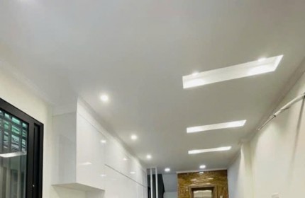 BÁN NHÀ PHỐ LIỄU GIAI 7T, 35m2, MT 5M, ÔTÔ ĐỖ CỬA, TM, LÔ GÓC, NGÕ THÔNG, CHỈ 9,2 TỶ