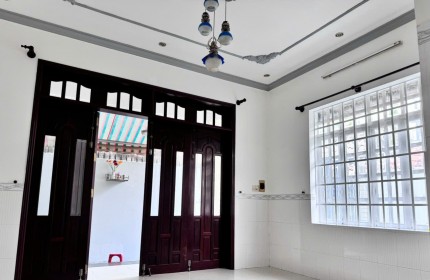 Bán nhà Đẹp Mái Thái 150m2, đường xe hơi vào tận nơi,SHR thổ cư 100%,gần UBND phường