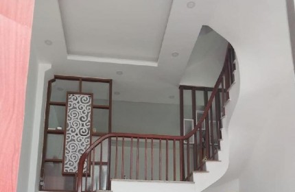 Nhà đẹp ở ngay, lô góc, ô tô, Định Công thượng cực gần phố 43m2, giá chào 7.6 tỷ có thương lượng.