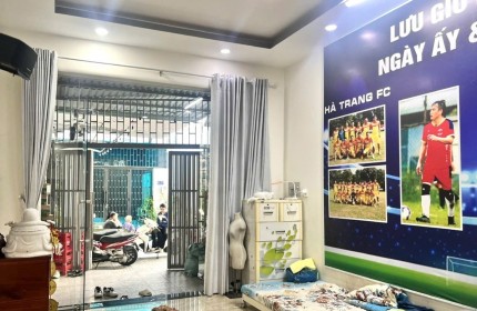 NHÀ MỚI VỀ, KIÊNG CỐ Ở NGAY, PHƯỚC LONG B, Q9, 3 TẦNG, DTSD 168M2, CHỈ 5TY99.