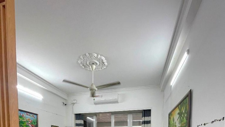 Bán Nhà Hậu Giang, Phường 11, Quận 6. DT 60 m2 x 4 tầng (4.3 x 14). Giá 7.9 tỷ TL.