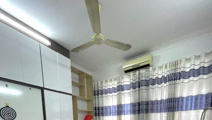 Bán Nhà Hậu Giang, Phường 11, Quận 6. DT 60 m2 x 4 tầng (4.3 x 14). Giá 7.9 tỷ TL.