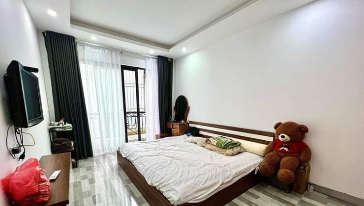 Bán nhà phố Khương Thượng,28m x 3,5 tầng, ô tô, kinh doanh, lô góc, nhỉnh 5 tỷ