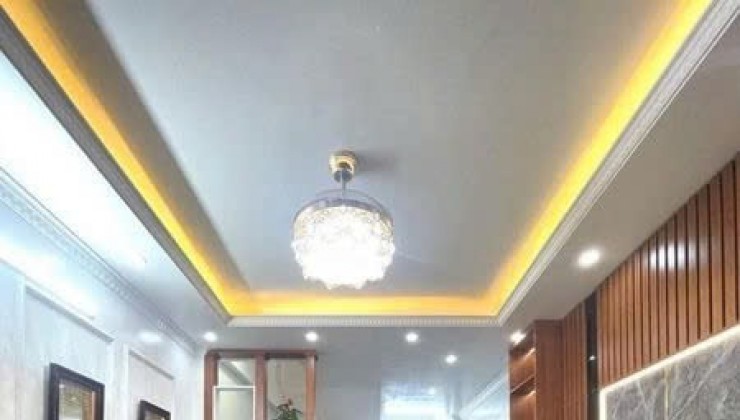 Bán nhà Thuỵ Khuê - 30m2 - 5 tầng - 3.7m mặt tiền - Nội thất mới đẹp