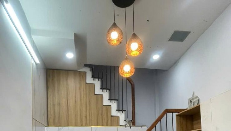 Nhà mới đẹp Âu Cơ 2 tầng 20M2 Quận Tân Bình đoạn gần (Bệnh Viện Quận Tân Phú ) HẺM OTO VF3 vào tới nhà, nhà cực đẹp, được kiến trúc sư thiết kế tỉ mỉ