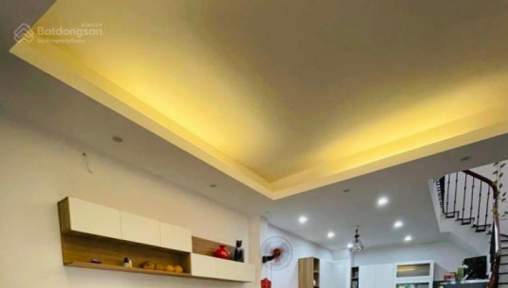 BÁN NHÀ NGỌC THUỴ, NHÀ DÂN XÂY 5T, 37M², 5 TỶ, FULL ĐỒ, NHÀ ĐẸP, Ô TÔ ĐỖ CỔNG