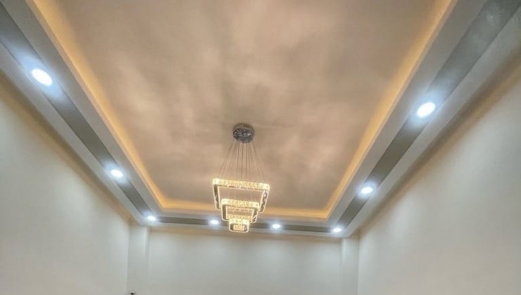 ngôi nhà 5 Tầng Hẻm Xe Tải Hoàng Diệu 2 - địa điểm độc đắc, 84m2- Giá Chỉ 6.X Tỷ