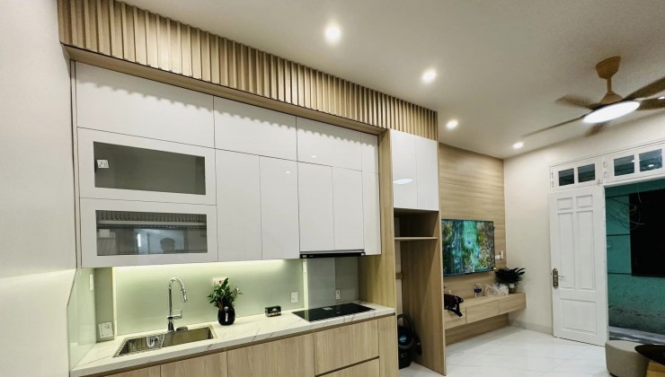 Bán nhà Ngọc Lâm,Long Biên nhà đẹp ở luôn 30m2 x mt 3.5m 50m ra ô tô giá 4.7 tỷ