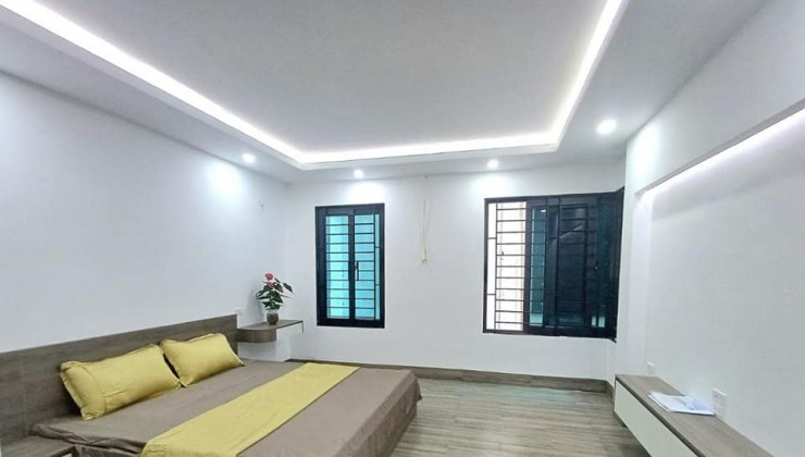 Bán nhà Ngọc Lâm,Long Biên nhà đẹp ở luôn 30m2 x mt 3.5m 50m ra ô tô giá 4.7 tỷ