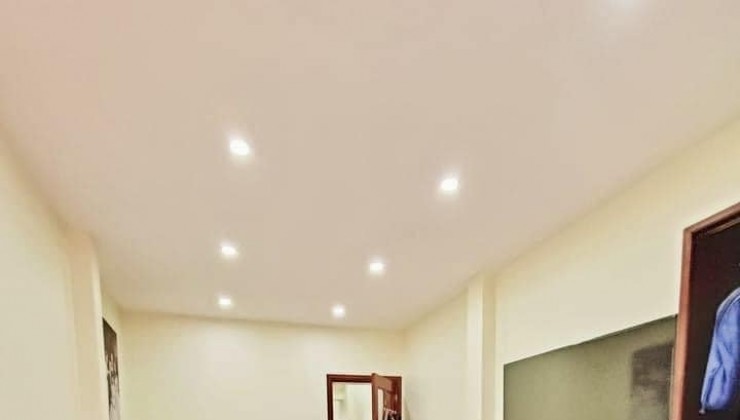 BÁN NHÀ MẶT PHỐ CHỢ KINH DOANH THÁI THỊNH  HAI MẶT NGÕ THANG MÁY 58M2 5T GIÁ CHÀO 12 TỶ ĐỐNG ĐA Ô TÔ ĐỖ CỬA.