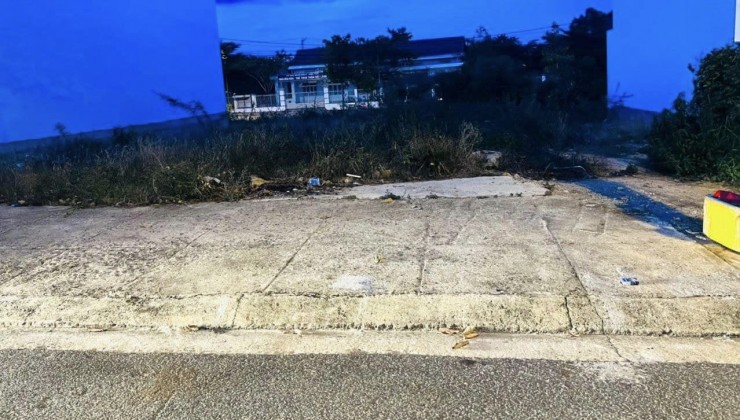 BÁN ĐẤT TẶNG NHÀ CẤP 4 CŨ, ĐƯỜNG Ô TÔ, GIÁ 2tỷ300