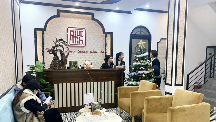 SANG QUÁN BIDA MẶT TIỀN PHẠM VĂN ĐỒNG TRỤC ĐƯỜNG CHÍNH QUÁN VẪN ĐANG HOẠT ĐỘNG BÌNH THƯỜNG