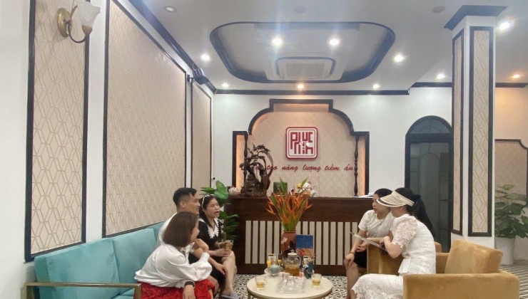 SANG QUÁN BIDA MẶT TIỀN PHẠM VĂN ĐỒNG TRỤC ĐƯỜNG CHÍNH QUÁN VẪN ĐANG HOẠT ĐỘNG BÌNH THƯỜNG