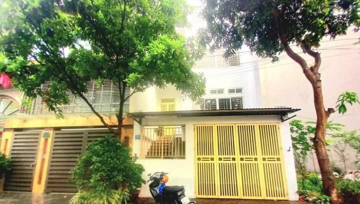 Cho thuê biệt thự Mỹ Đình, 100m2, 4 tầng, lô góc view vườn hoa, giá chỉ 28 triệu/tháng