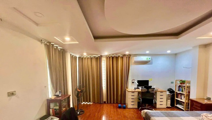 Bán nhà phố Bồ Đề, 63m2, Gara ô tô 7 chỗ, thang máy, 10,7 tỷ