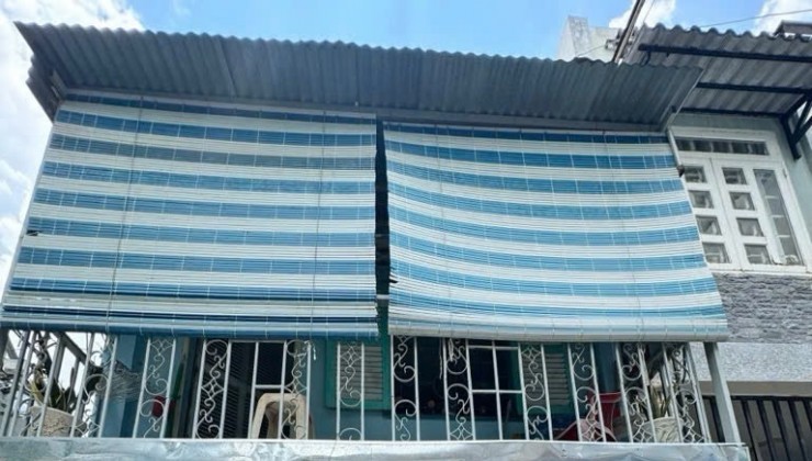 Bán Nhà Lạc Long Quân, Phường 10, Tân Bình, Hẻm Xe Tải, 2 Tầng, 20m2, Chỉ 2 Tỷ Nhỉnh xíu