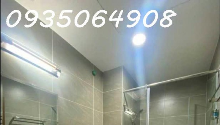 Bán căn hộ 2pn,2wc, 61m2, 2 ty1 , mặt tiền phạm thế hiển q.8