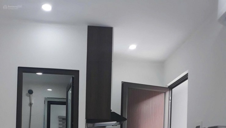 Bán nhà phố Kim Mã, tòa nhà 9 tầng 35 phòng full nội thất, 122m2