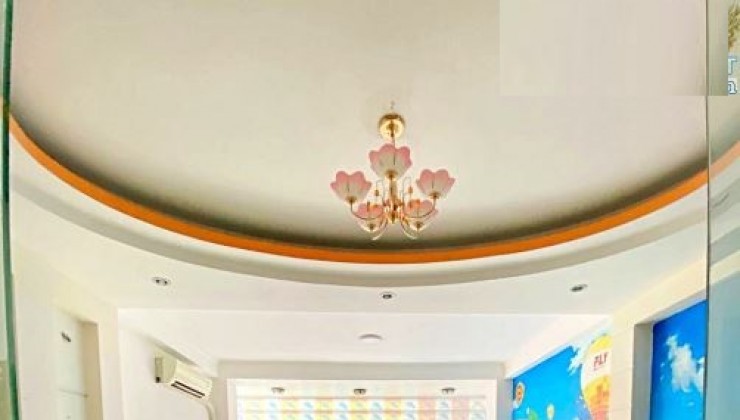 NHÀ HẺM XE HƠI CỘNG HÒA, 4×18m, 4 PHÒNG NGỦ