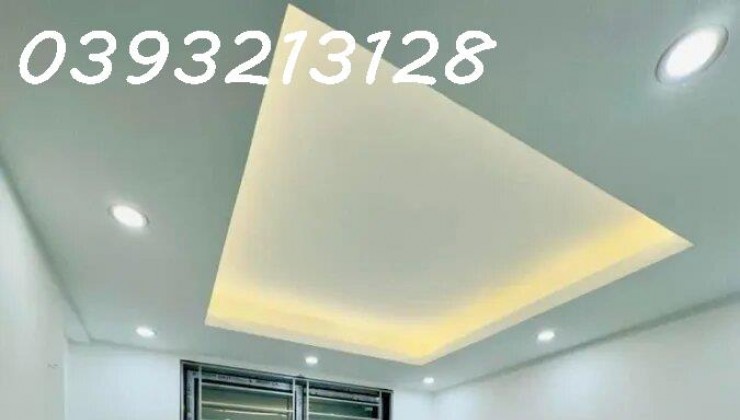 Nhà Đẹp Gần Ô Tô, Phố Văn Hương, Đống Đa, DT 40m2, 5 Tầng Mới Tinh, Sắp Hoàn Thiện, Nhỉnh 6 Tỷ.