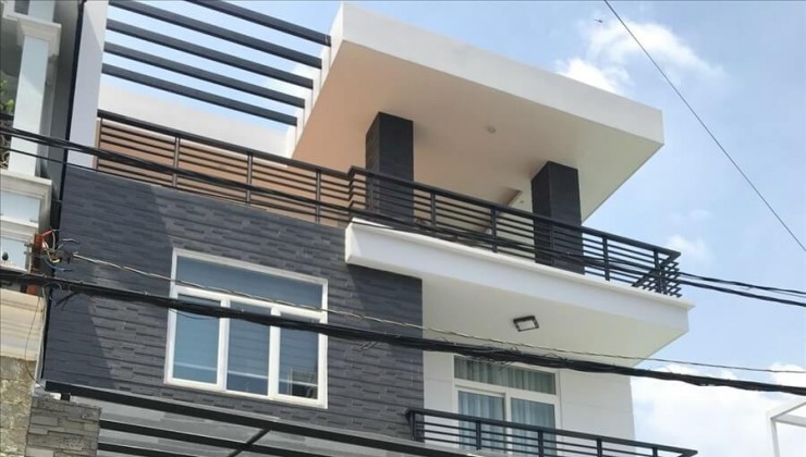 Tin nóng! Bán biệt thự phố Thảo Điền  205m2, hồ bơi riêng, Chủ nhà đang kẹt tiền, cần bán gấp