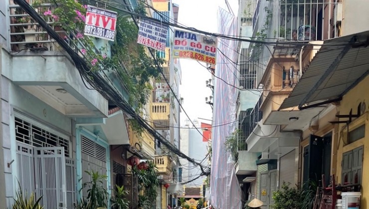 NGỌC THUY, LONG BIÊN SIÊU HIẾM CÓ 102 OTO ĐÕ CỬA