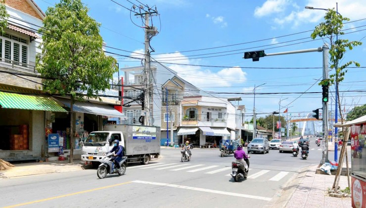 Bán nhà 2 lầu, mặt tiền ngay ngã 4 cầu Hiệp Hoà giá chỉ 6,9 tỷ