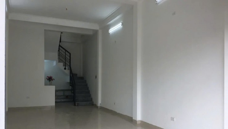 Bán nhà mặt phố Lê Văn Hưu 80m2, 4 tầng, mặt tiền 4m, 56  tỷ Hai Bà Trưng.Kinh doanh đa mặt hàng,vỉa hè 6m,nhà hiện trạn mới, xây kiên cố.