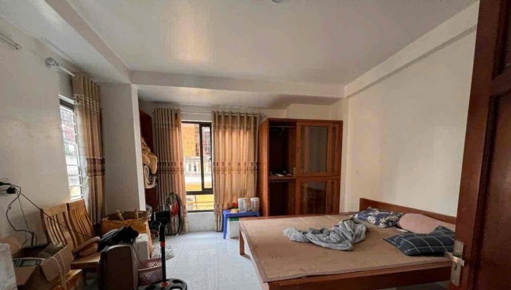 Bán Nhà La Khê 35m², ô tô vào nhà, 4 Tầng, MT 4,4 Chính Chủ, Full Nội Thất - Giá Nhỉnh 6,86 tỷ,