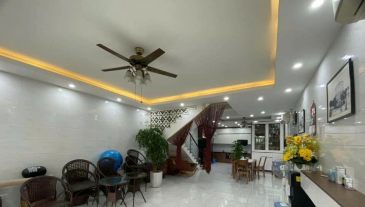 Cho thuê 3 căn liền kề Trần Hữu Dực, 80m2, 4 tầng, giá tốt làm văn phòng, kinh doanh