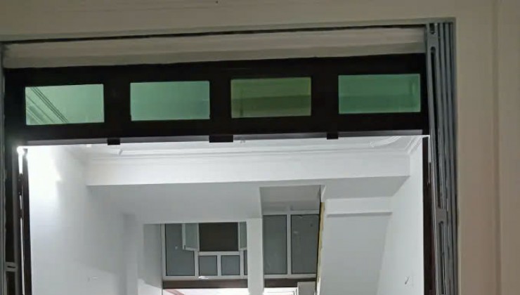 NGUYỄN PHÚC LAI, ĐỐNG ĐA,60M2 5 TẦNG, NHÀ ĐẸP PHÂN LÔ, Ô TÔ ĐỖ CỬA Ô TÔ VÀO NHÀ, KINH DOANH, GẦN HỒ, KHU VỰC SẦM UẤT. NGÕ THÔNG GIÁ 17.9 TỶ