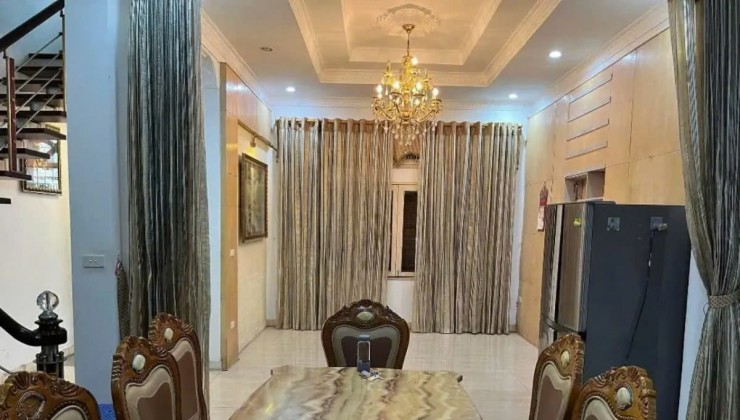 THỊNH HÀO, ĐỐNG ĐA, PHỐ VIP-  Ô TÔ TẢI ĐỖ CỬA - LÔ GÓC - SỔ VUÔNG - XÂY TÒA BUILDING HẾT Ý GIÁ 17,9 TỶ