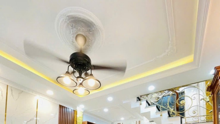 Sản phẩm đầu tư ngay Xa Lộ Hà Nội kết cấu hầm - 6 tầng 256m2(10x25) HDT 120 triệu/tháng. 33,9 tỷ