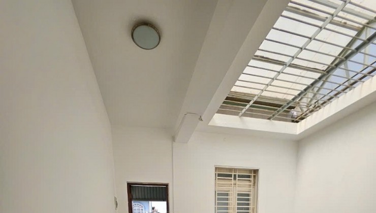 Bán nhà Mặt tiền Lý Thánh Tông DT 4.2x26m, 3 tấm đúc