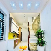 Bán nhà mặt ngõ Khương Thượng, 45m2, 5T, oto chạy qua, phù hợp vừa ở vừa kinh doanh, chỉ 7.x tỷ