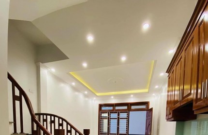 BÁN NHÀ NGUYỄN KHANG 40M2 - GIÁ NHỈNH 6 TỶ - NGÕ THÔNG GẦN PHỐ - 20M Ô TÔ ĐỖ - LÔ GÓC - NHÀ CỰC CHẤT