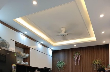 Bán nhà Ngọc Thụy, nhà đẹp, ngõ rộng thoáng, diện tích 45m2, giá chỉ 5.5 tỷ