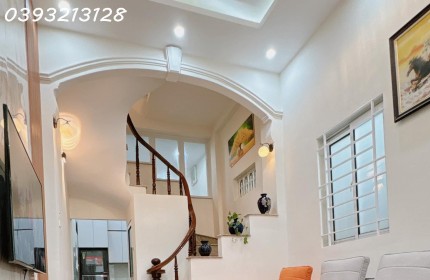 Nhà Đẹp 4 Tầng, Lô Góc Cực Thoáng, Đội Cấn, Ba Đình, Diện Tích 50m2, Gần Ô Tô, Nhỉnh 7 Tỷ.