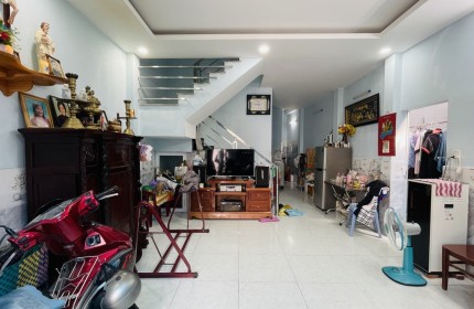 DIỆN TÍCH 76M2 CHỈ 4.65 TỶ, NHÀ 2 TẦNG NGANG 4.7 NỞ HẬU 8M DÀI 15M, NHÀ MỚI Ở NGAY, CÁCH PHẠM VĂN ĐỒNG 50M.