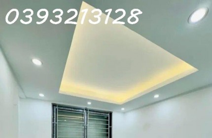 Nhà Đẹp Gần Ô Tô, Phố Văn Hương, Đống Đa, DT 40m2, 5 Tầng Mới Tinh, Sắp Hoàn Thiện, Nhỉnh 6 Tỷ.