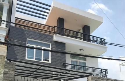 Tin nóng! Bán biệt thự phố Thảo Điền  205m2, hồ bơi riêng, Chủ nhà đang kẹt tiền, cần bán gấp