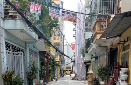 NGỌC THUY, LONG BIÊN SIÊU HIẾM CÓ 102 OTO ĐÕ CỬA