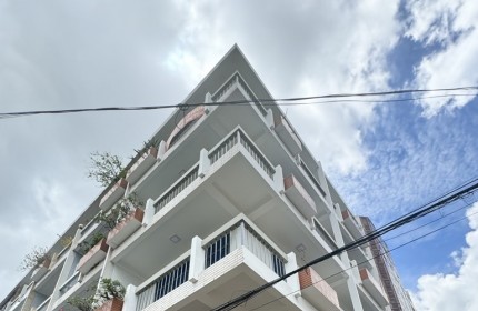 NHÀ CỰC HIẾM BỀ NGANG KHỦNG 8,2M x 12.15M PHẠM THẾ HIỂN . P. 6. Q. 8, HẺM XE HƠI, CÁCH ĐƯỜNG XE TẢI 15M, CHỈ 7.5 TỶ.