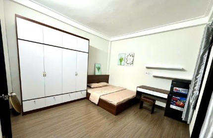 BÁN ĐẤT TẶNG NHÀ CẦU GIẤY 52M2 MẶT TIÈN 7.8M NGÕ RỘNG GẦN Ô TÔ TRÁNH